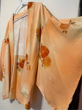 Peach Fuzz Vintage Floral Poly-blend Haori